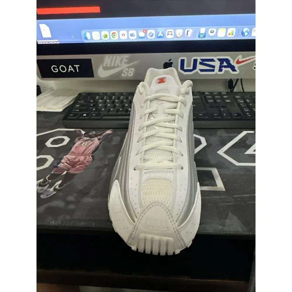 New Women's Size 6.5 Nike Shox R4 White Metallic Silver AR3565-101